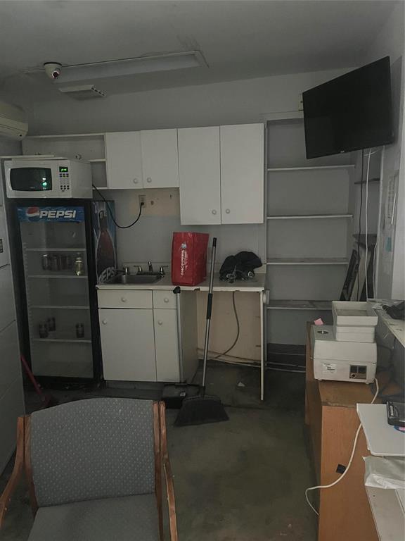 












255 Henderson Highway

,
Winnipeg,




Manitoba
R2L1M3

