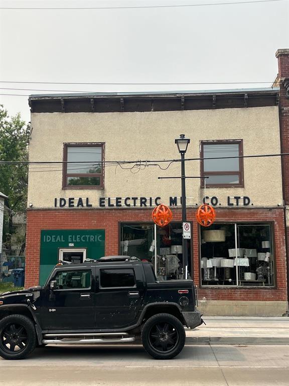 












372 Selkirk Avenue

,
Winnipeg,




Manitoba
R2W2M2

