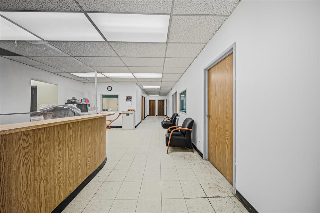 












1952 Brookside Boulevard

,
Winnipeg,




Manitoba
R3C2E6

