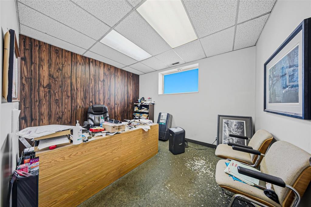 












1952 Brookside Boulevard

,
Winnipeg,




Manitoba
R3C2E6

