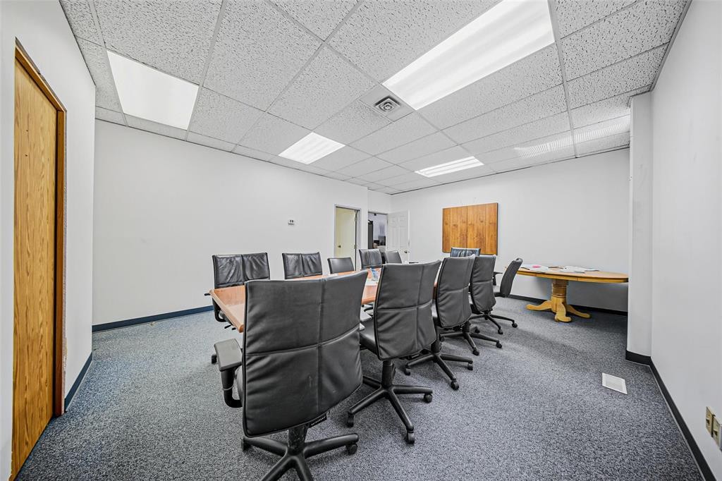 












1952 Brookside Boulevard

,
Winnipeg,




Manitoba
R3C2E6

