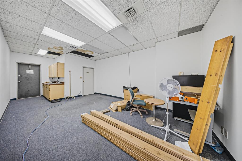 












1952 Brookside Boulevard

,
Winnipeg,




Manitoba
R3C2E6

