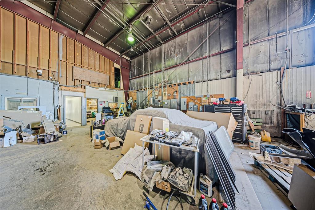 












1952 Brookside Boulevard

,
Winnipeg,




Manitoba
R3C2E6

