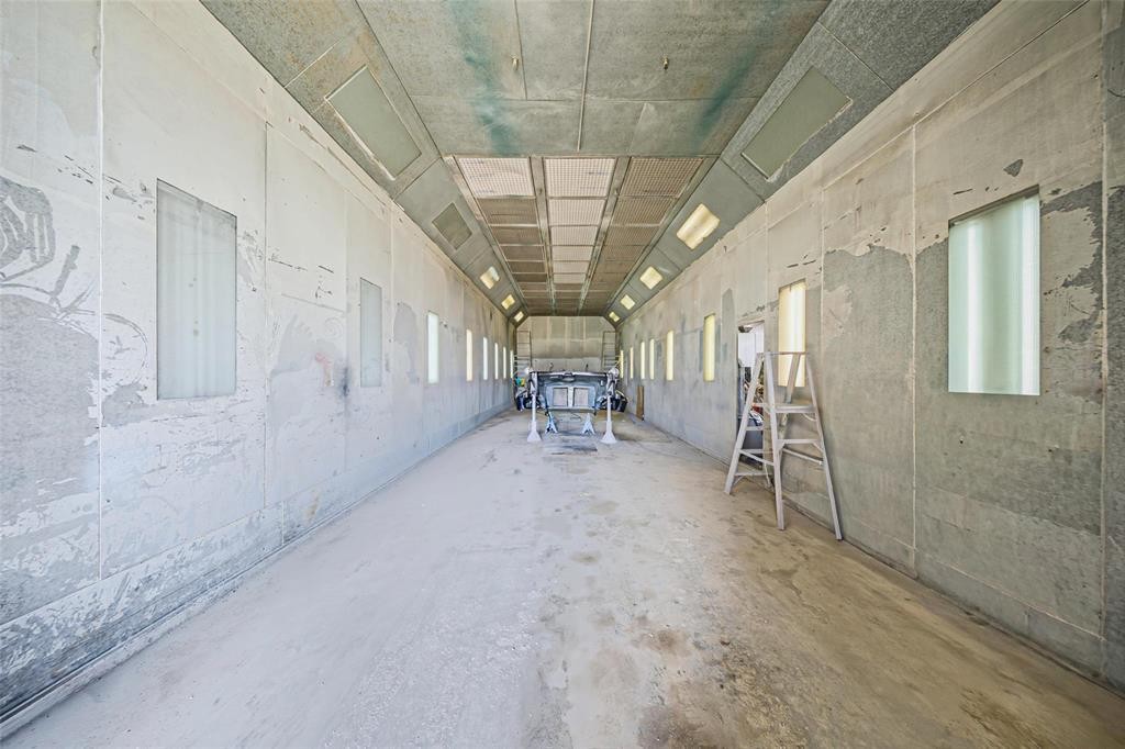 












1952 Brookside Boulevard

,
Winnipeg,




Manitoba
R3C2E6

