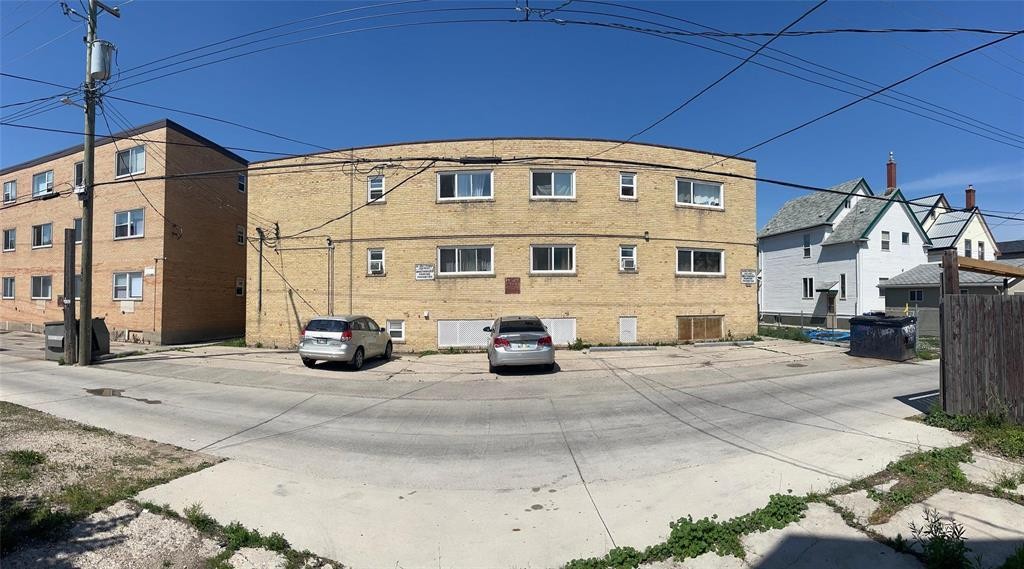 












555 Young Street

,
Winnipeg,




Manitoba
R3B2S8

