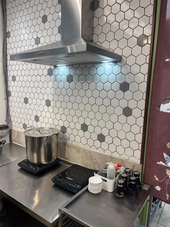 












180 King Street

,
Winnipeg,




Manitoba
R3B3G8

