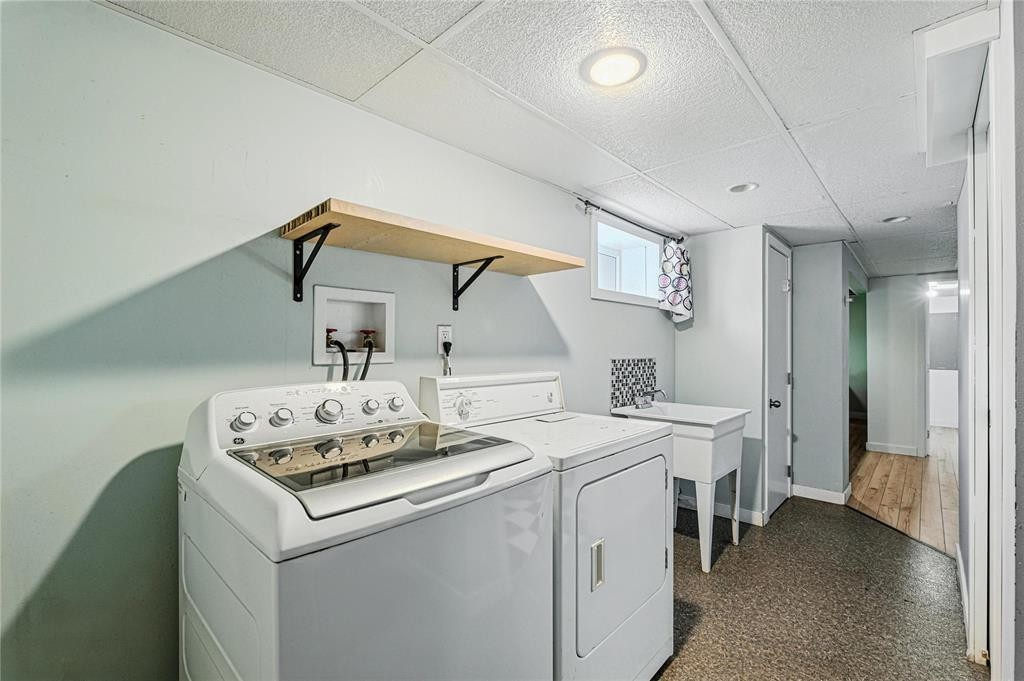 












689 Prince Rupert Avenue

,
Winnipeg,




Manitoba
R2K1W4

