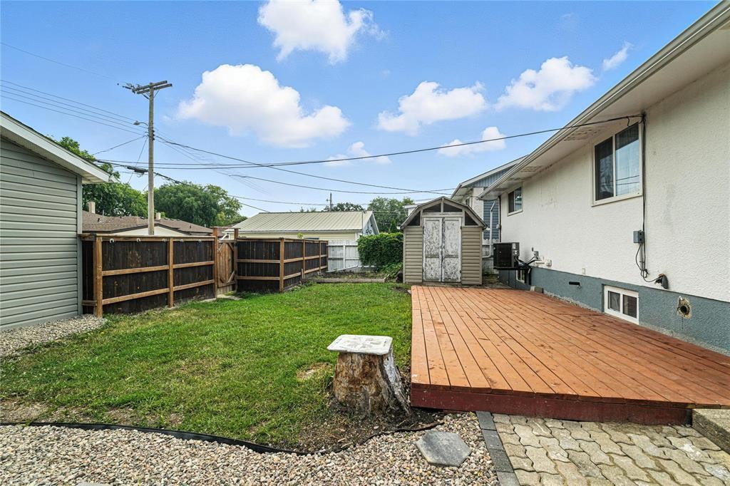 












689 Prince Rupert Avenue

,
Winnipeg,




Manitoba
R2K1W4

