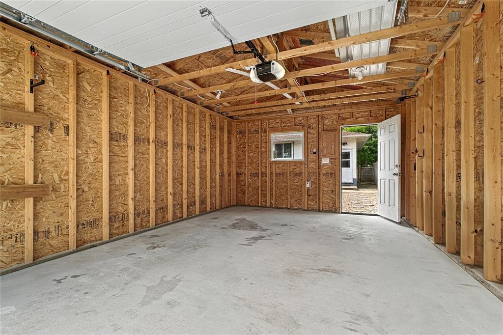 












689 Prince Rupert Avenue

,
Winnipeg,




Manitoba
R2K1W4

