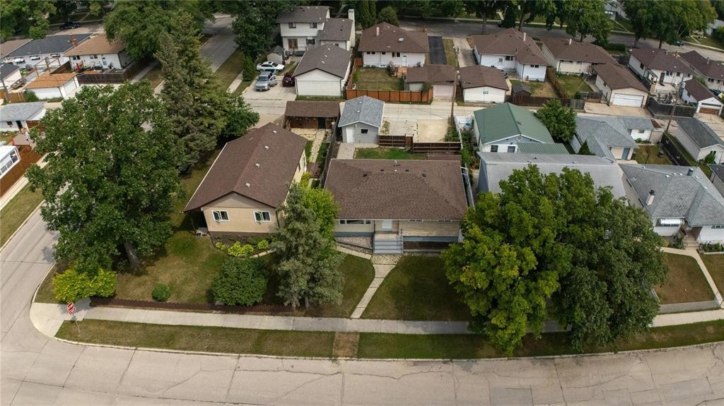 












689 Prince Rupert Avenue

,
Winnipeg,




Manitoba
R2K1W4


