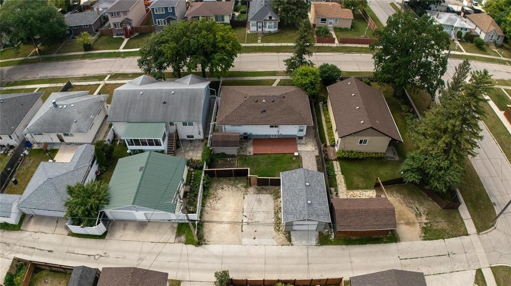 












689 Prince Rupert Avenue

,
Winnipeg,




Manitoba
R2K1W4

