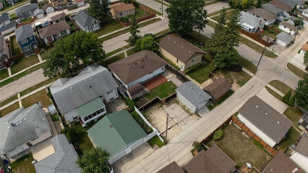 












689 Prince Rupert Avenue

,
Winnipeg,




Manitoba
R2K1W4

