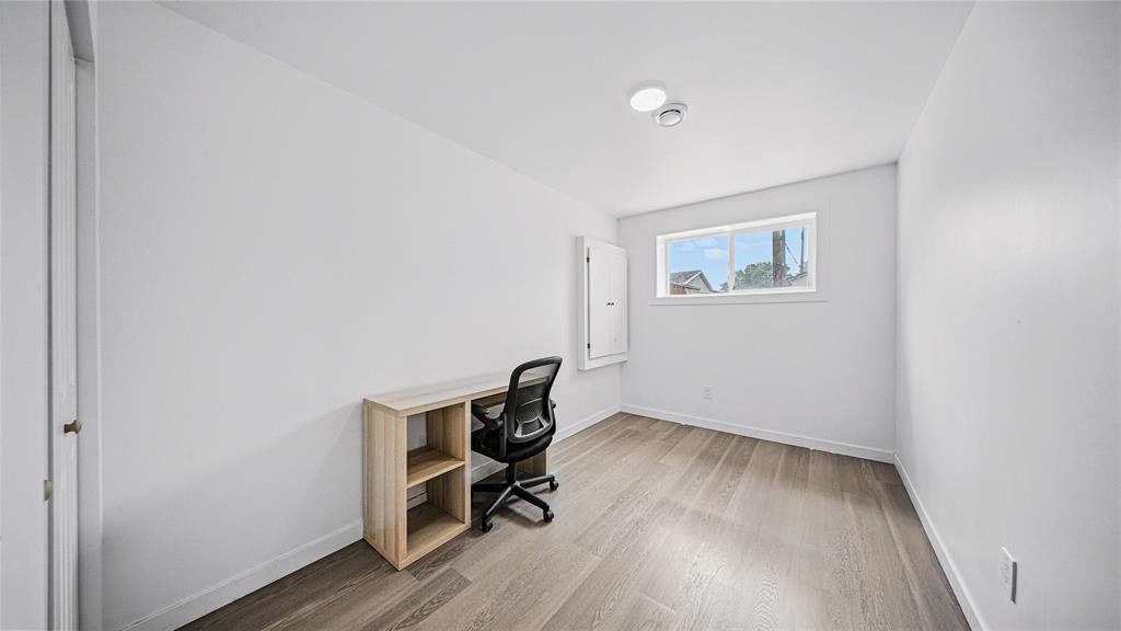 












1262 Plessis Road

,
Winnipeg,




Manitoba
R2C2Y2

