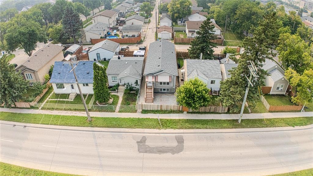 












1262 Plessis Road

,
Winnipeg,




Manitoba
R2C2Y2

