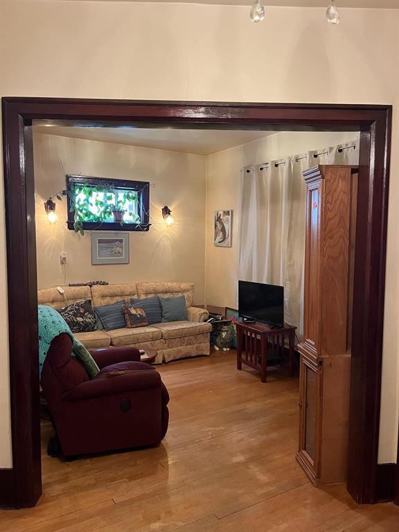 












366 Salter Street

,
Winnipeg,




Manitoba
R2W4L4

