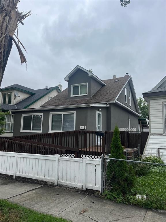 












529 Beverley Street

,
Winnipeg,




Manitoba
R2W0X9

