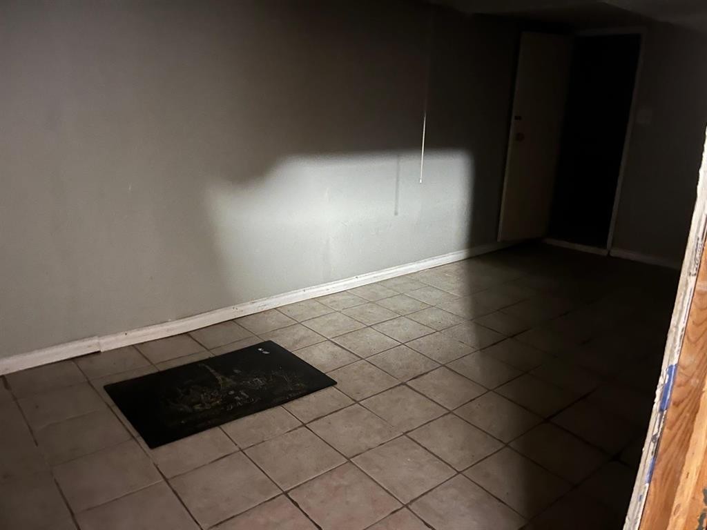 












529 Beverley Street

,
Winnipeg,




Manitoba
R2W0X9

