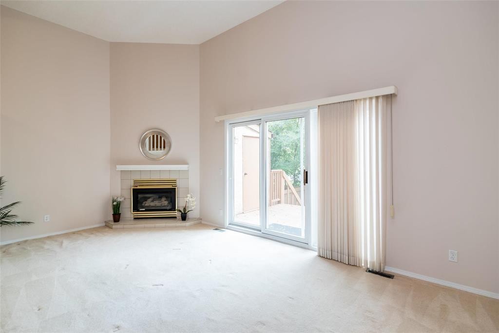 












7 175 Hamilton Avenue

,
Winnipeg,




Manitoba
R2Y2L1

