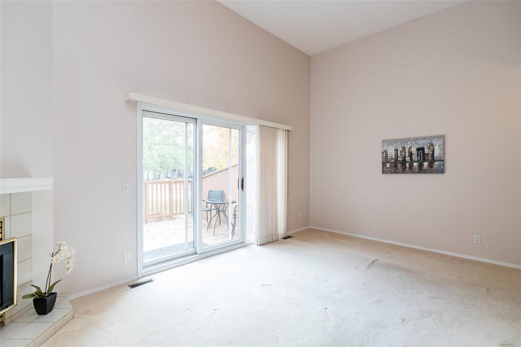 












7 175 Hamilton Avenue

,
Winnipeg,




Manitoba
R2Y2L1

