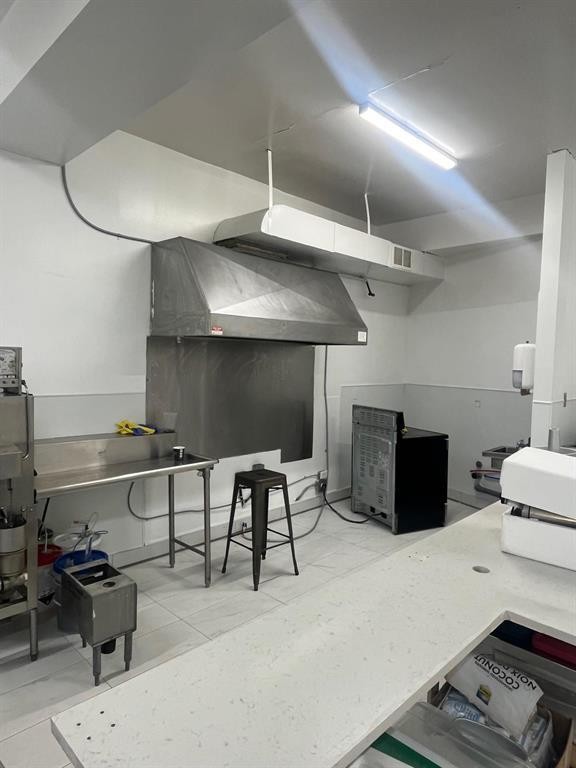 












280 Burnell Street

,
Winnipeg,




Manitoba
R3E2H6

