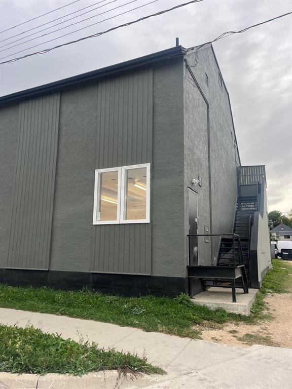 












280 Burnell Street

,
Winnipeg,




Manitoba
R3E2H6

