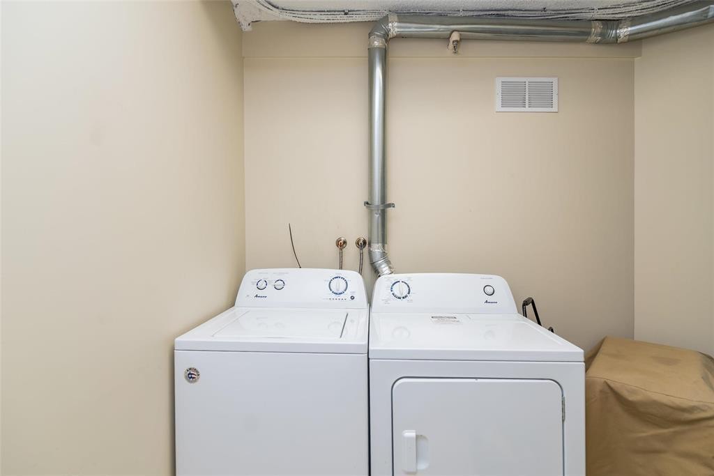 












206 495 lindenwood Drive E

,
Winnipeg,




Manitoba
R3P2P3

