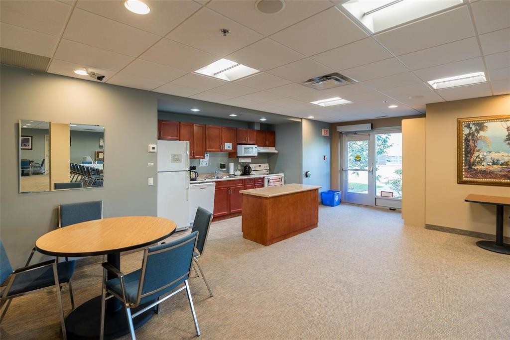 












206 495 lindenwood Drive E

,
Winnipeg,




Manitoba
R3P2P3

