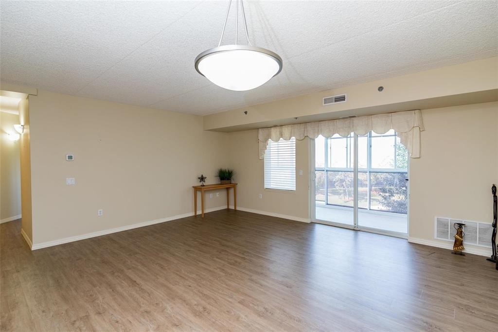 












206 495 lindenwood Drive E

,
Winnipeg,




Manitoba
R3P2P3

