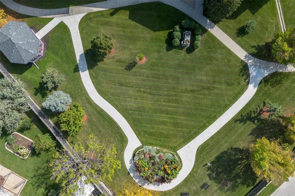 












206 495 lindenwood Drive E

,
Winnipeg,




Manitoba
R3P2P3

