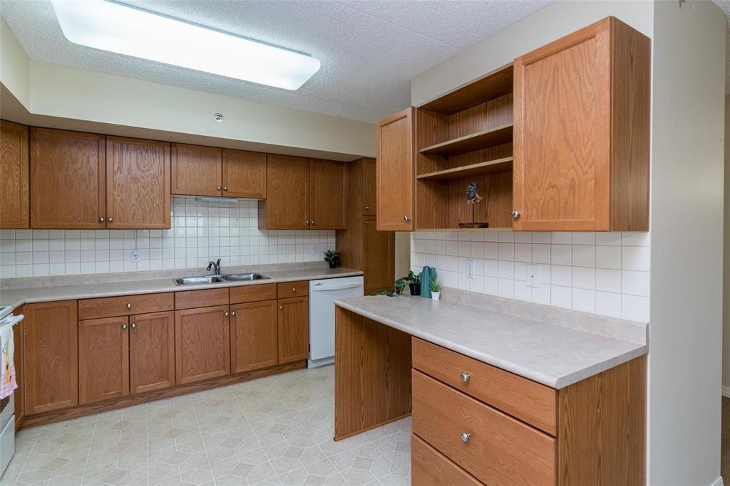 












206 495 lindenwood Drive E

,
Winnipeg,




Manitoba
R3P2P3

