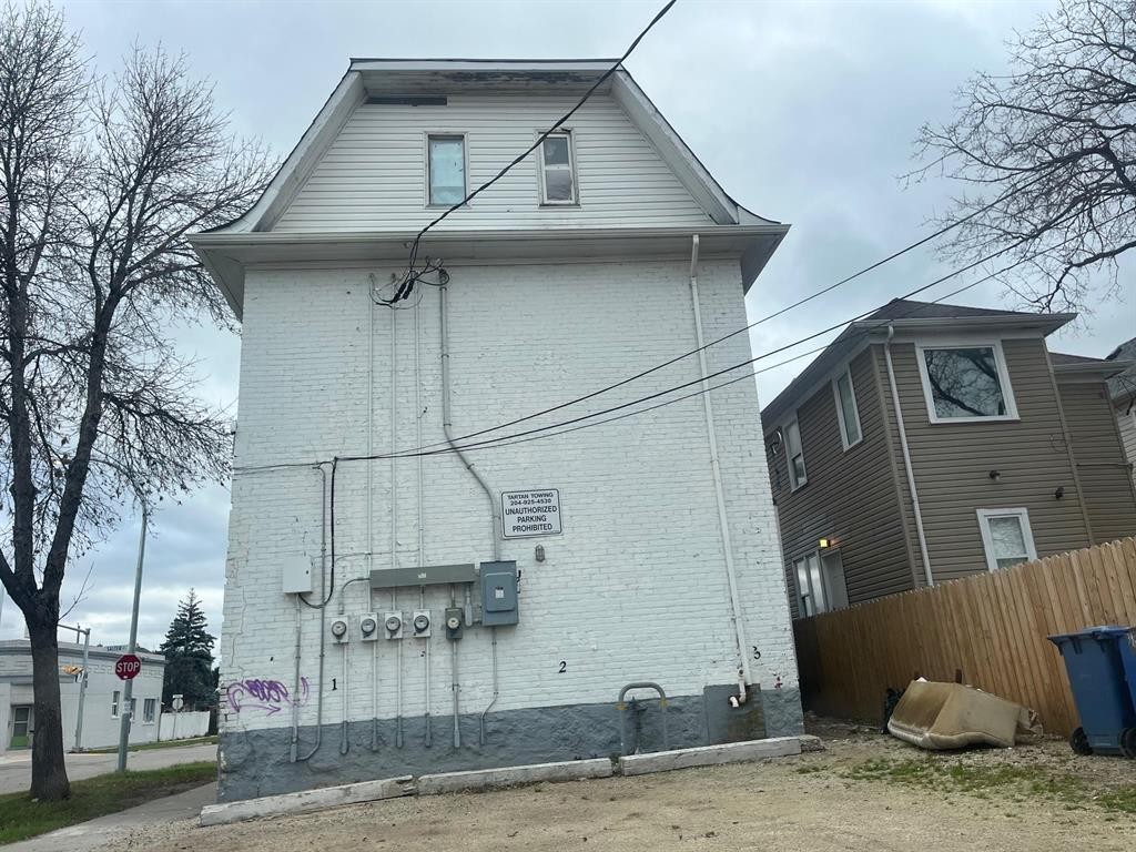 












360 Church Avenue

,
Winnipeg,




Manitoba
R2W1C3

