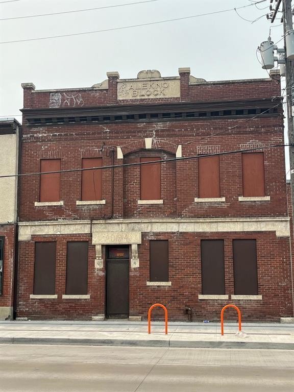 












372 Selkirk Avenue

,
Winnipeg,




Manitoba
R2W2M2

