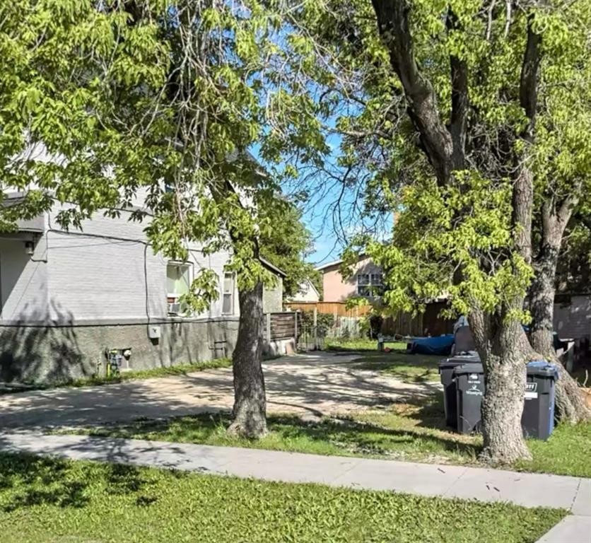 












265 Owena Street

,
Winnipeg,




Manitoba
R3E1X4

