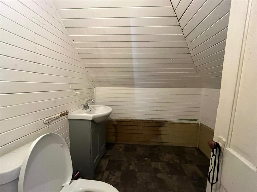 












441 Boyd Avenue

,
Winnipeg,




Manitoba
R3G1T9

