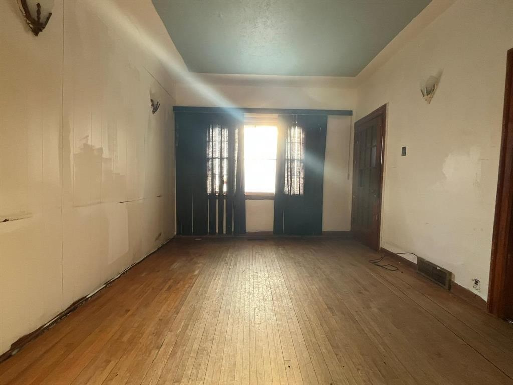 












441 Boyd Avenue

,
Winnipeg,




Manitoba
R3G1T9

