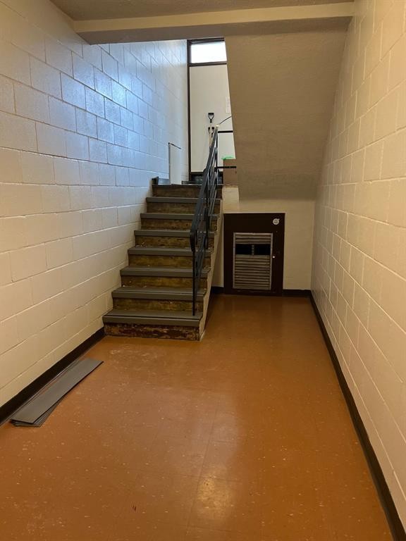 












291 Machray Avenue

,
Winnipeg,




Manitoba
R2W1X4

