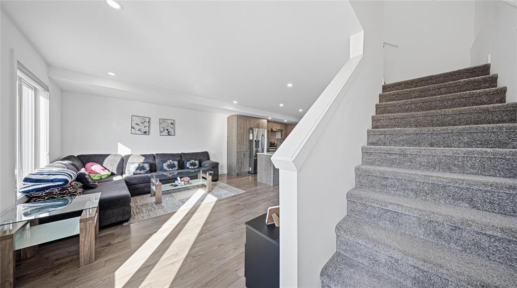 












1580 Ravelstone Avenue W

,
Winnipeg,




Manitoba
R3W1P8

