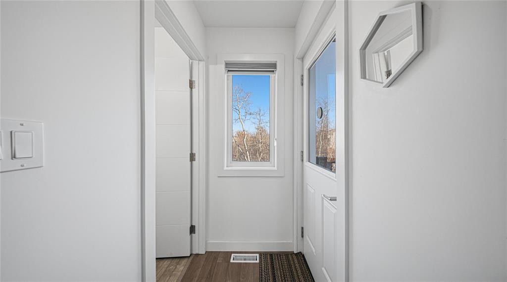 












1580 Ravelstone Avenue W

,
Winnipeg,




Manitoba
R3W1P8

