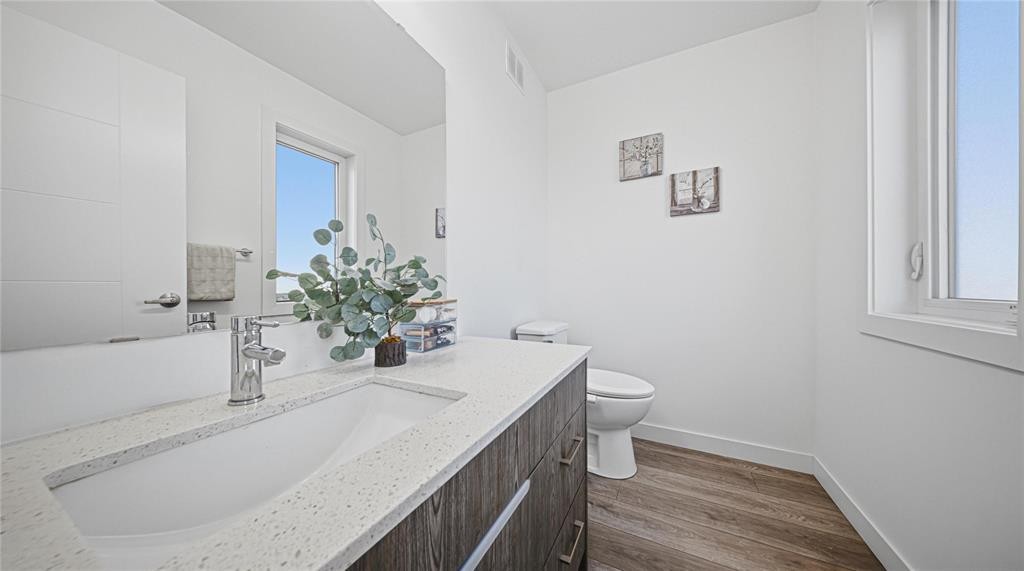 












1580 Ravelstone Avenue W

,
Winnipeg,




Manitoba
R3W1P8

