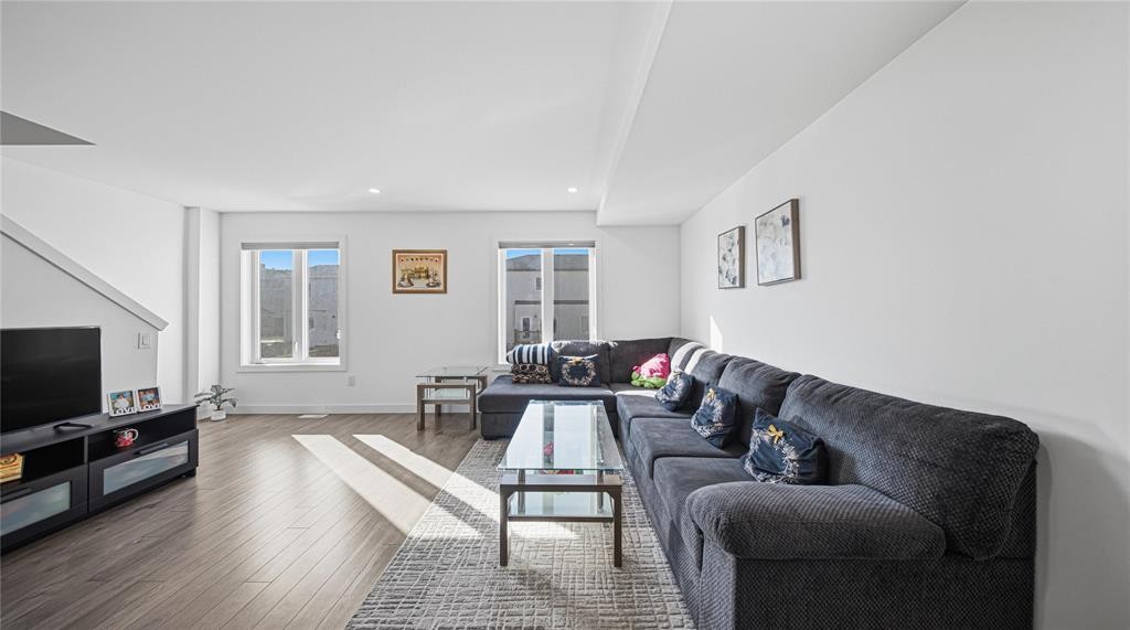 












1580 Ravelstone Avenue W

,
Winnipeg,




Manitoba
R3W1P8

