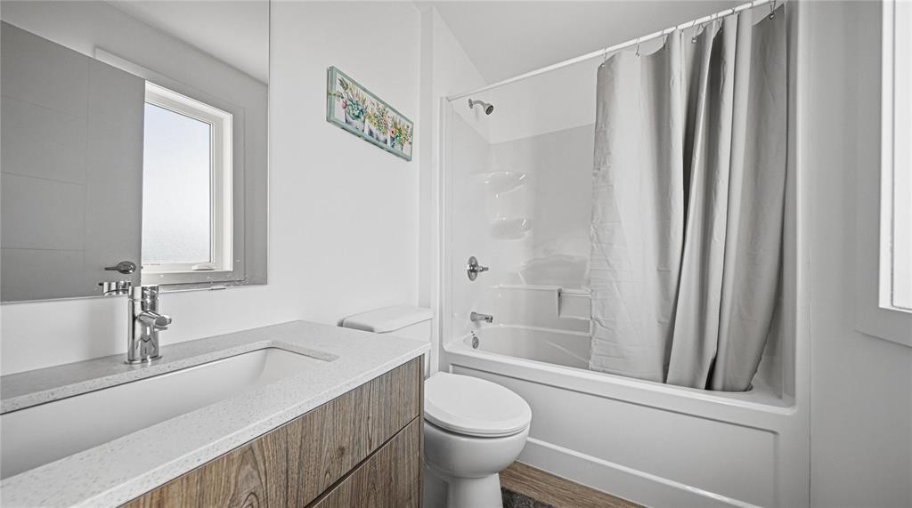 












1580 Ravelstone Avenue W

,
Winnipeg,




Manitoba
R3W1P8

