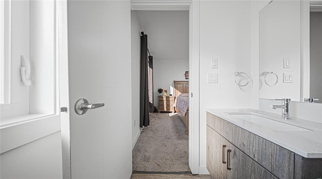 












1580 Ravelstone Avenue W

,
Winnipeg,




Manitoba
R3W1P8

