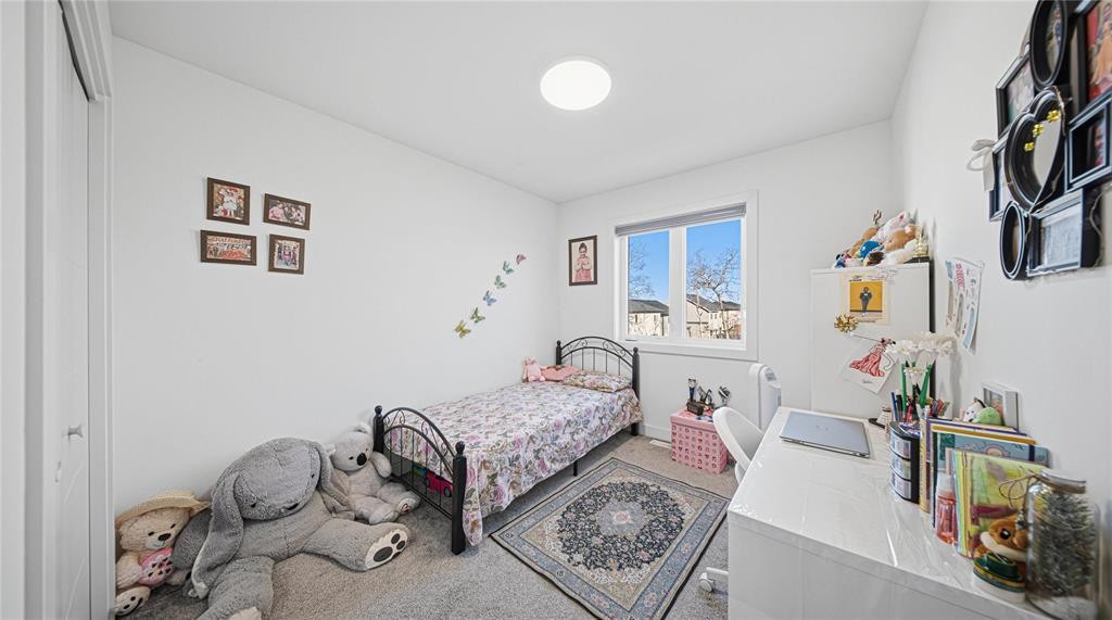 












1580 Ravelstone Avenue W

,
Winnipeg,




Manitoba
R3W1P8

