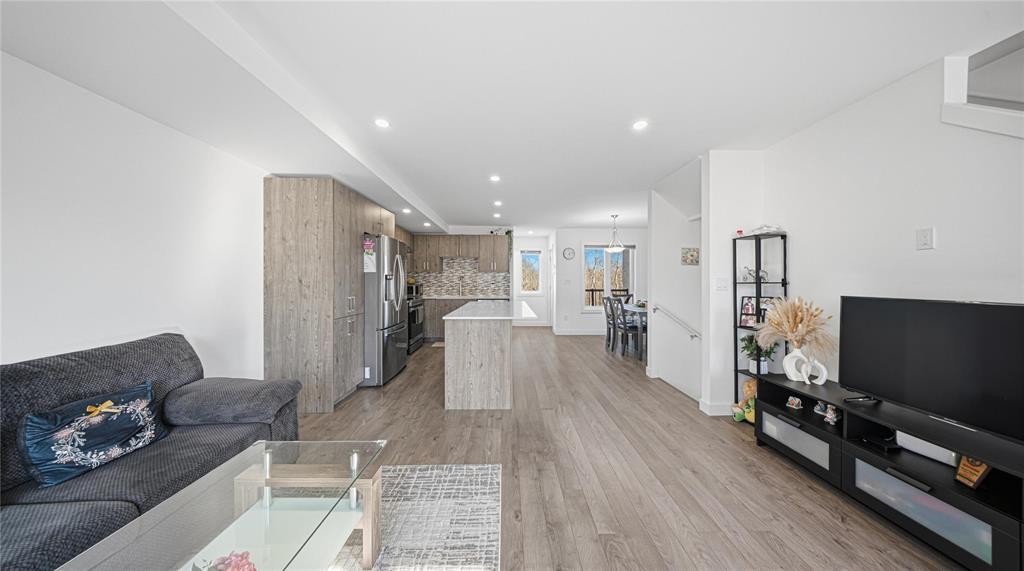 












1580 Ravelstone Avenue W

,
Winnipeg,




Manitoba
R3W1P8

