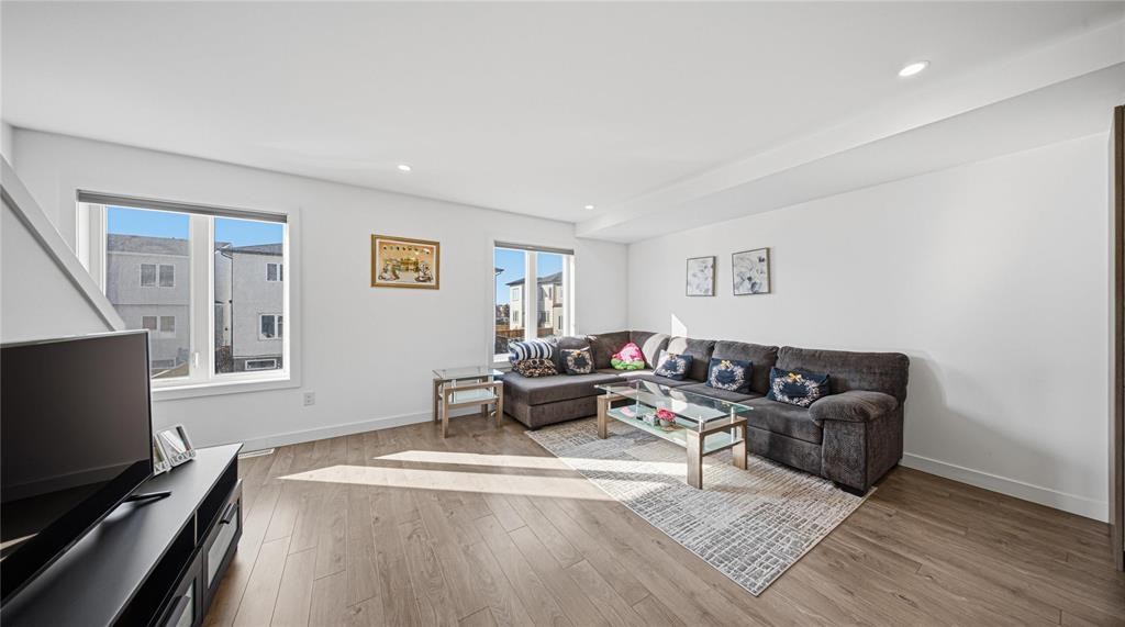 












1580 Ravelstone Avenue W

,
Winnipeg,




Manitoba
R3W1P8

