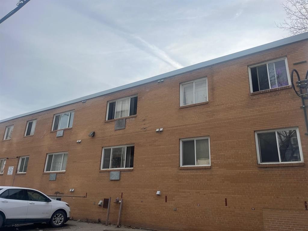












457 Young Street

,
Winnipeg,




Manitoba
R3B2S7

