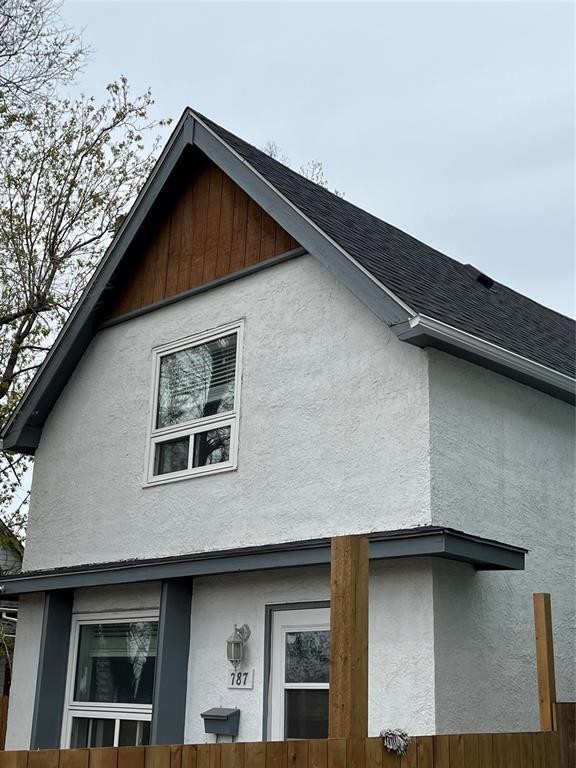 












787 Dufferin Avenue

,
Winnipeg,




Manitoba
R2W1Y4


