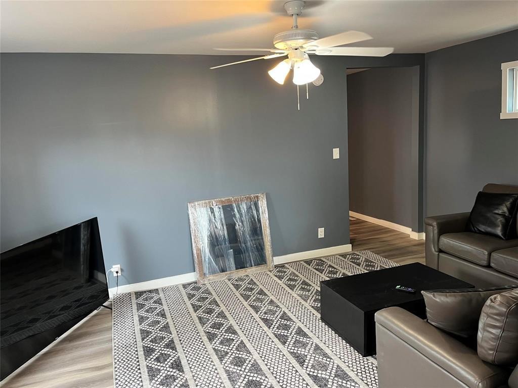 












787 Dufferin Avenue

,
Winnipeg,




Manitoba
R2W1Y4

