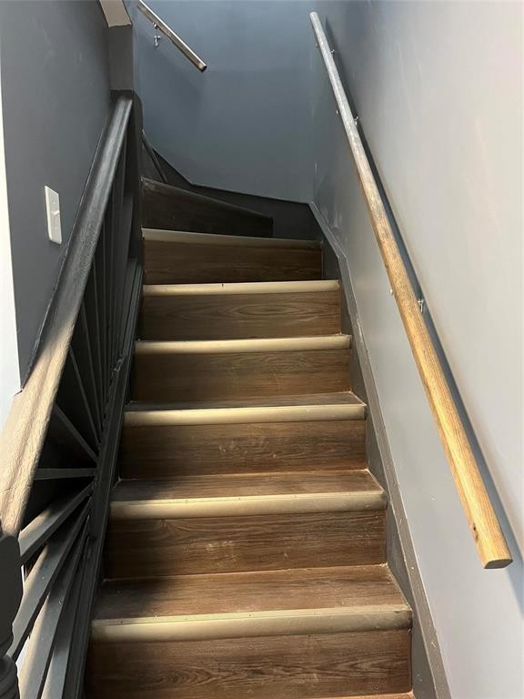 












787 Dufferin Avenue

,
Winnipeg,




Manitoba
R2W1Y4

