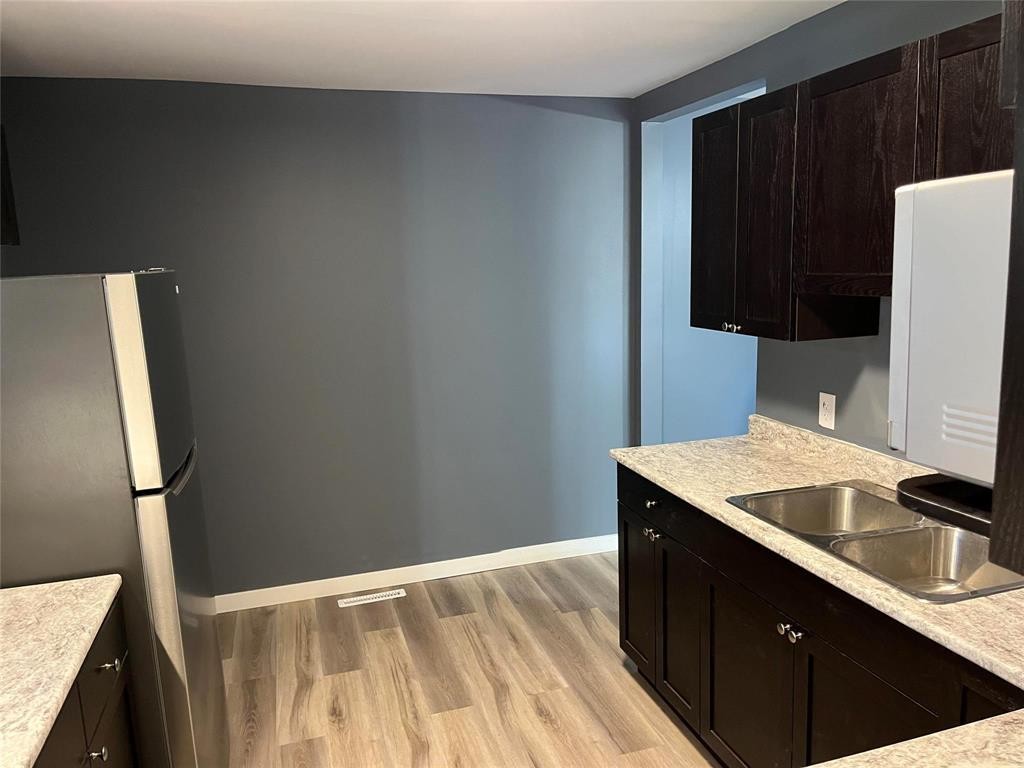 












787 Dufferin Avenue

,
Winnipeg,




Manitoba
R2W1Y4

